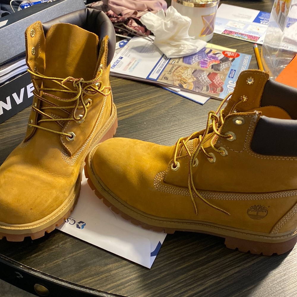 Kids Timberland boots size 5
